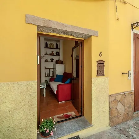 Apartment Awesome Apartment In Castelsardo With 2 Bedrooms *